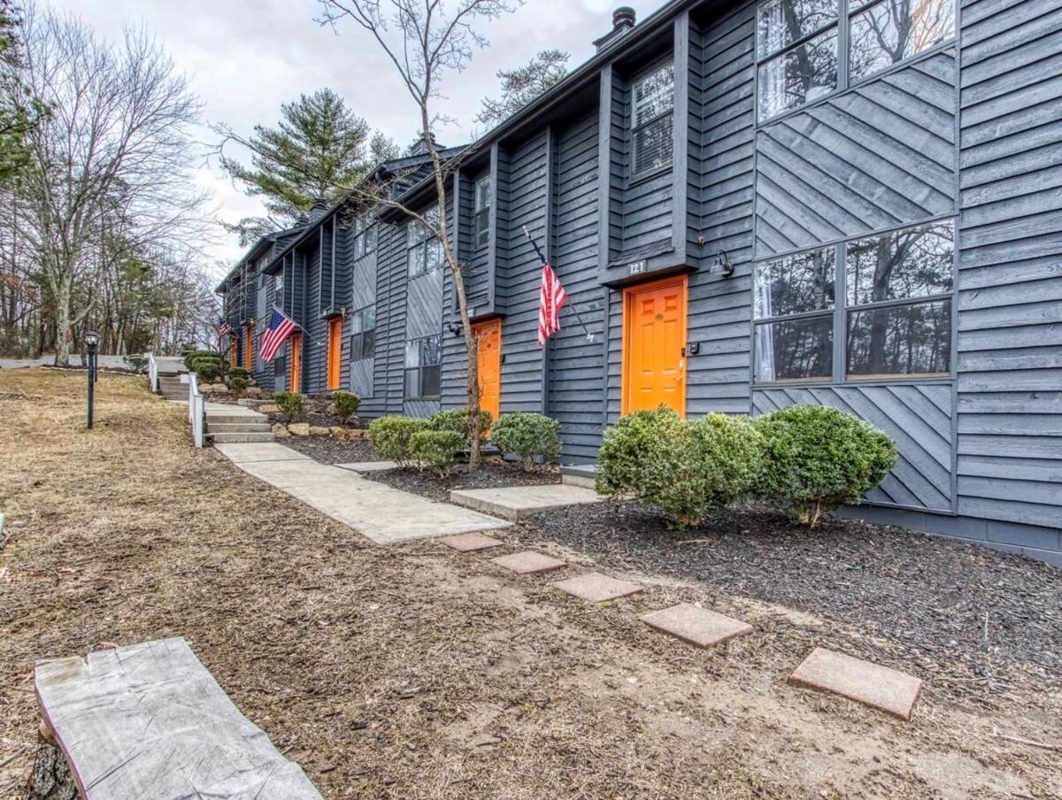 Pinecrest Townhomes-1King-2Queen Unit-Updated Pigeon Forge Exterior photo