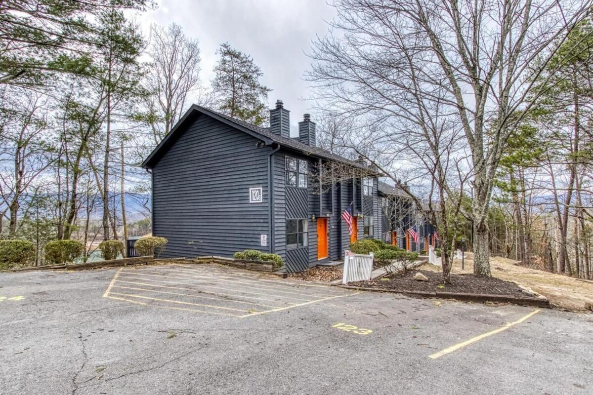 Pinecrest Townhomes-1King-2Queen Unit-Updated Pigeon Forge Exterior photo