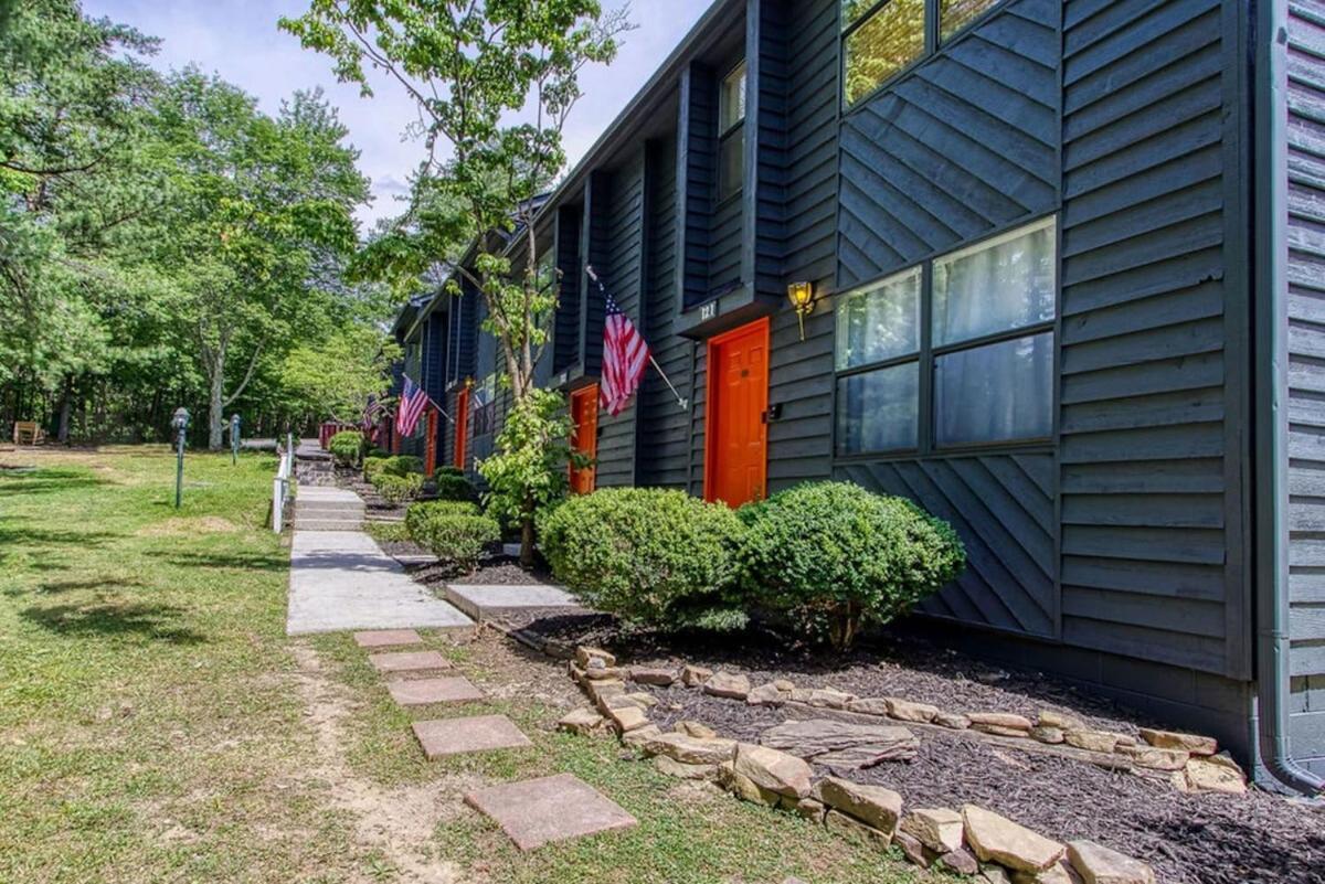 Pinecrest Townhomes-1King-2Queen Unit-Updated Pigeon Forge Exterior photo