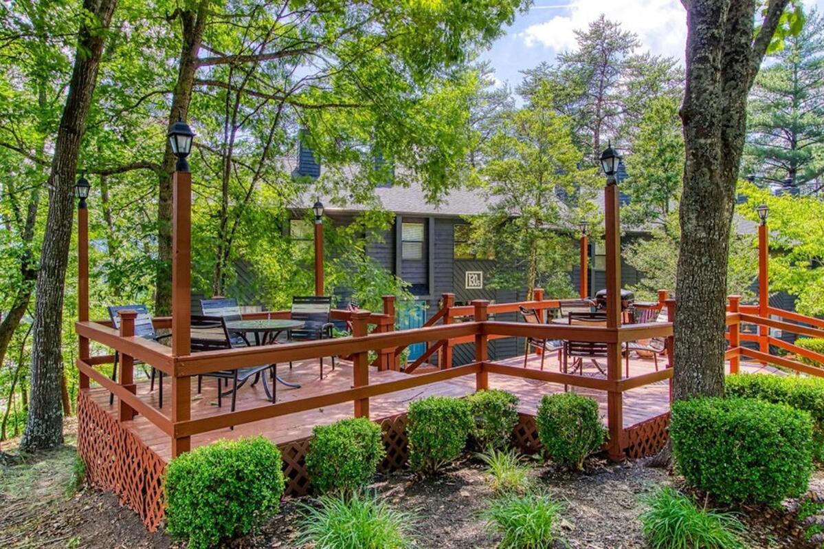 Pinecrest Townhomes-1King-2Queen Unit-Updated Pigeon Forge Exterior photo